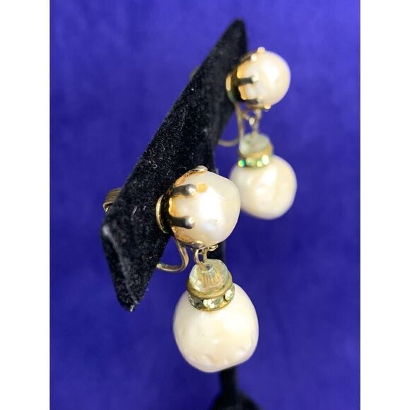 Unmarked Textured Faux Pearl Danglers, Vintage - Picture 2 of 5